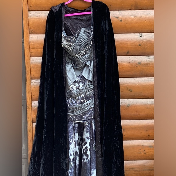 ⚜️ Vtg BLACK VELVET CAPE OPERA COAT 1940 EVPLC